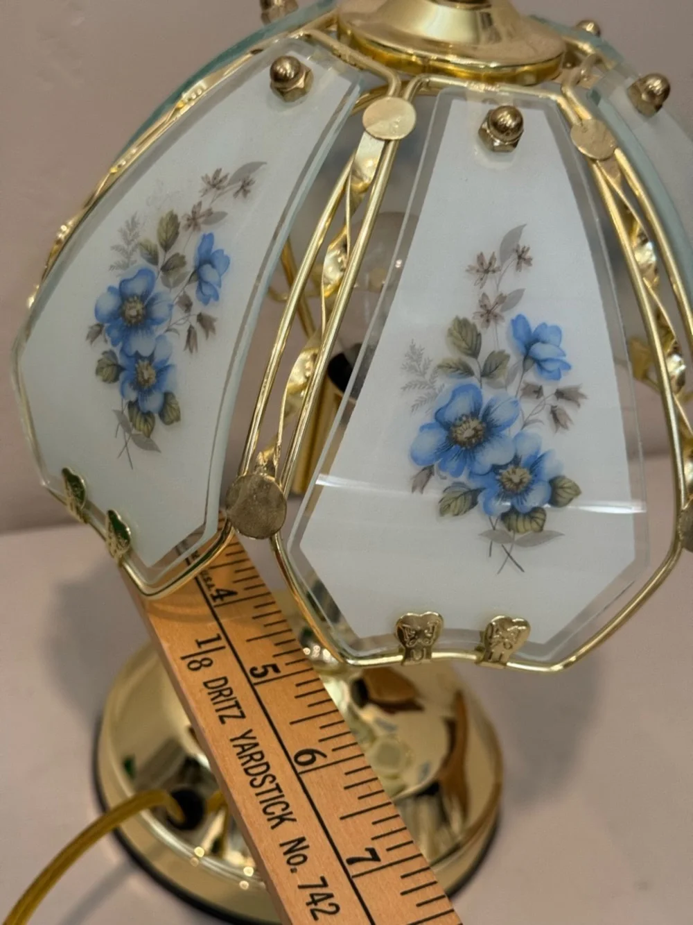 Vintage Hollywood Regency Table‎ Lamp Segmented Curved Glass Shade 3- Way Touch